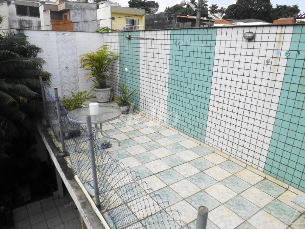 ÁREA EXTERNA de Casa à venda, sobrado com 193 m², 4 quartos e 4 vagas em Indianópolis - São Paulo
