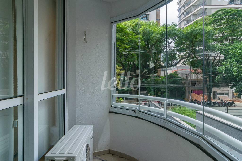 VARANDA de Apartamento à venda, Padrão com 101 m², 3 quartos e 2 vagas em Pinheiros - São Paulo