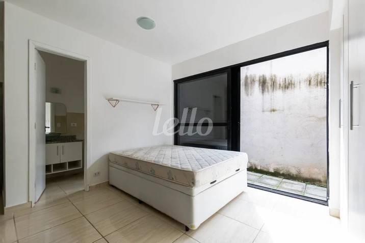 DORMITÓRIO de Apartamento para alugar, Padrão com 30 m², 1 quarto e em Vila São José - São Paulo