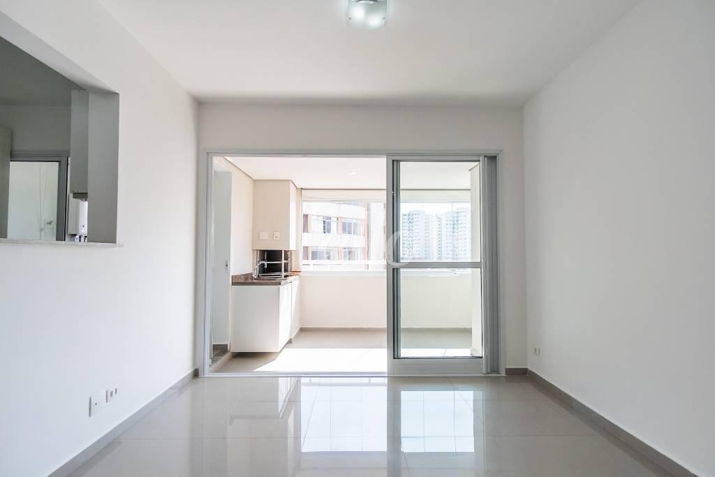 SALA de Apartamento para alugar, Padrão com 77 m², 2 quartos e 2 vagas em Santana - São Paulo