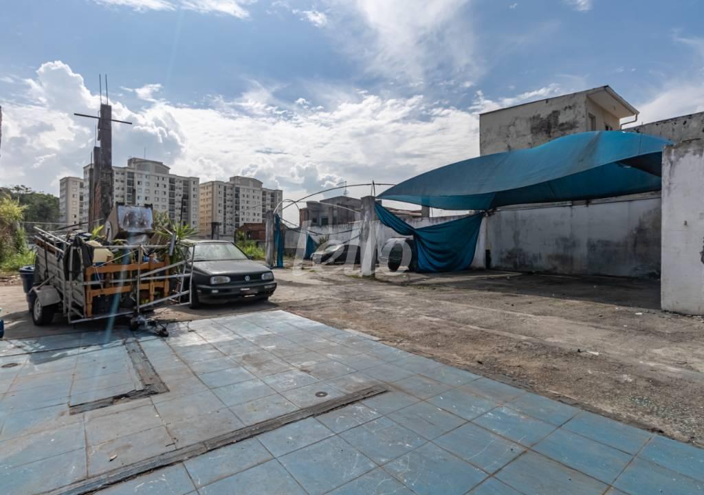 ÁREA de Área / Terreno para alugar, Padrão com 368 m², e em Vila Constânça - São Paulo