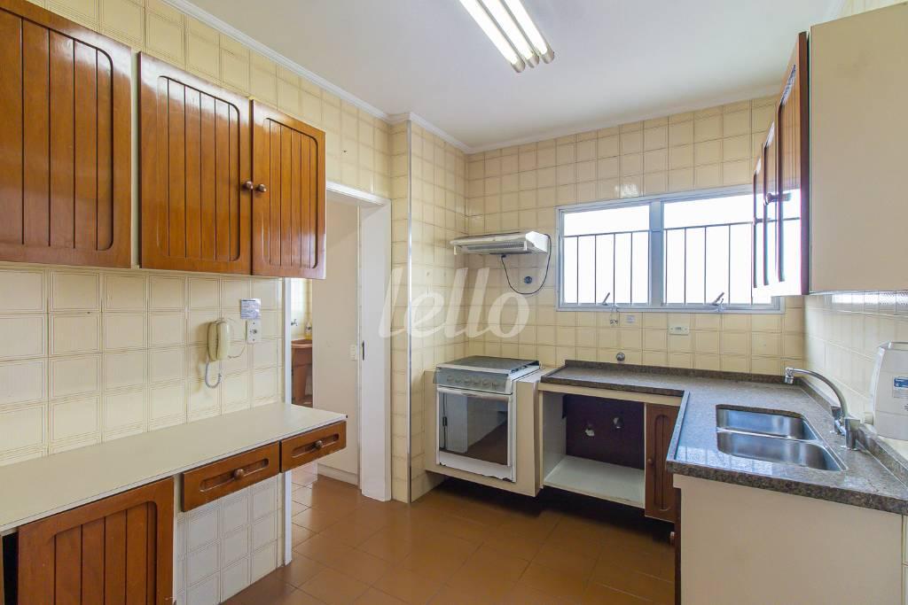 COZINHA de Apartamento para alugar, Padrão com 201 m², 4 quartos e 1 vaga em Campo Belo - São Paulo
