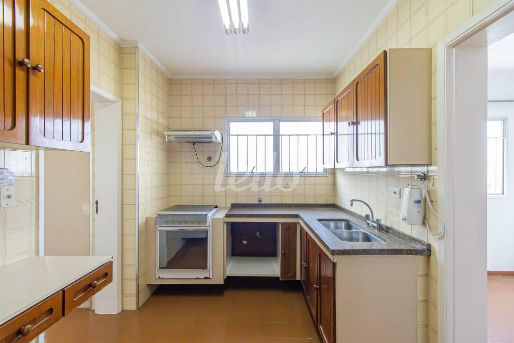COZINHA de Apartamento para alugar, Padrão com 201 m², 4 quartos e 1 vaga em Campo Belo - São Paulo