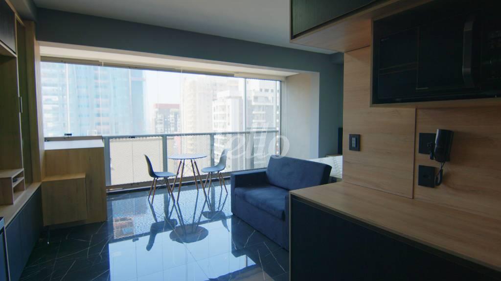 SALA de Apartamento para alugar, Studio com 37 m², e 1 vaga em Pinheiros - São Paulo
