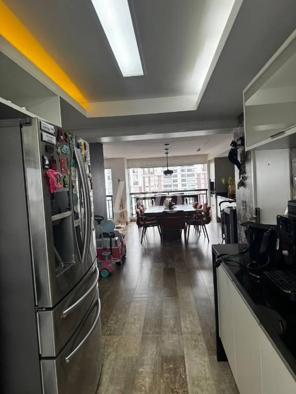 COZINHA de Apartamento à venda, Padrão com 225 m², 3 quartos e 4 vagas em Chácara Califórnia - São Paulo