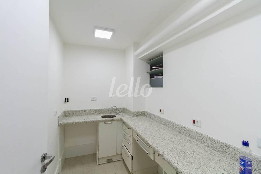 10SALA-8_001 de Casa para alugar, sobrado com 250 m², e 5 vagas em Sumarezinho - São Paulo