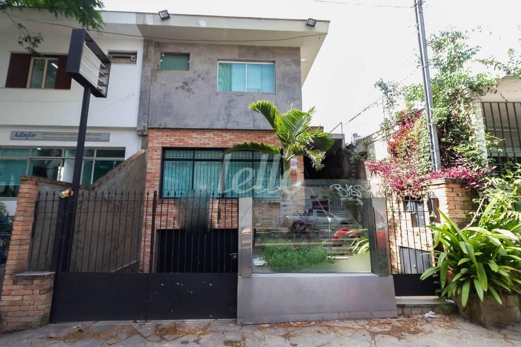 12FACHADA_002 de Casa para alugar, sobrado com 250 m², e 5 vagas em Sumarezinho - São Paulo