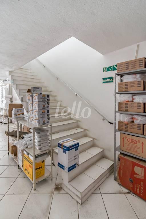TERREO de Prédio Comercial para alugar, Monousuário com 131 m², e 2 vagas em Pinheiros - São Paulo