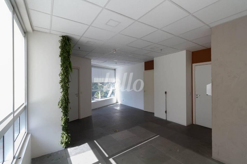 SALA de Sala / Conjunto para alugar, Padrão com 144 m², e 5 vagas em Pinheiros - São Paulo