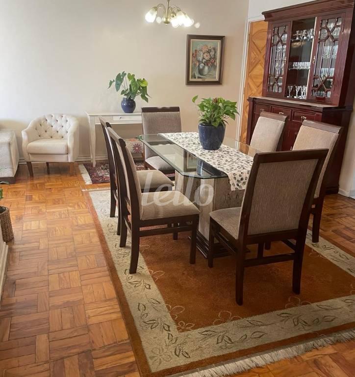 SALA 2 AMBIENTES de Apartamento para alugar, Padrão com 108 m², 2 quartos e 1 vaga em Higienópolis - São Paulo
