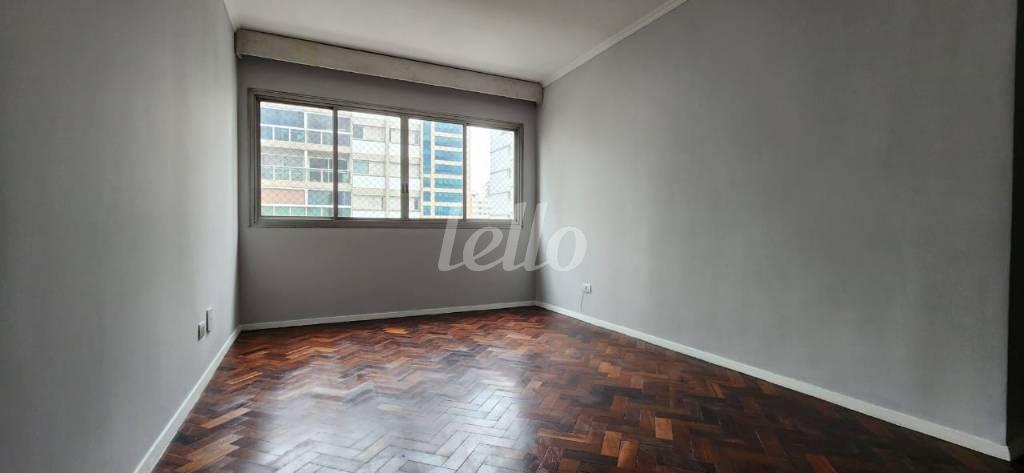 LIVING de Apartamento à venda, Padrão com 92 m², 3 quartos e 1 vaga em Indianópolis - São Paulo