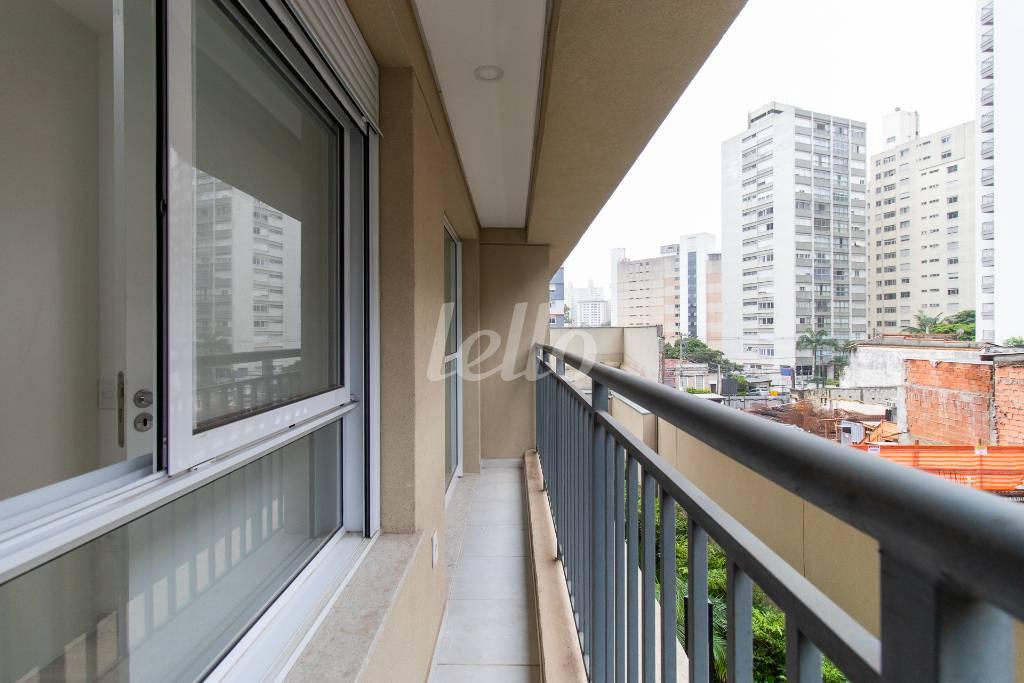 VARANDA de Apartamento à venda, Padrão com 34 m², 1 quarto e em Vila Mariana - São Paulo