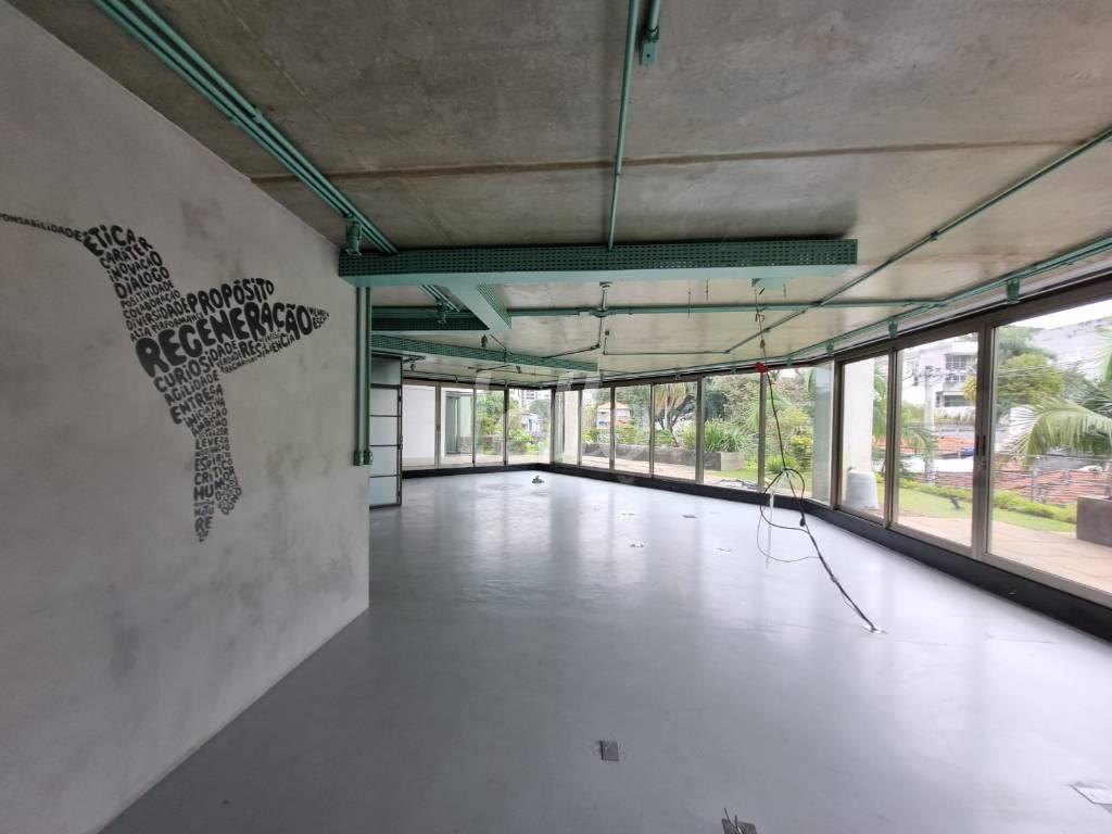 SALA de Sala / Conjunto para alugar, Padrão com 225 m², e 3 vagas em Vila Madalena - São Paulo