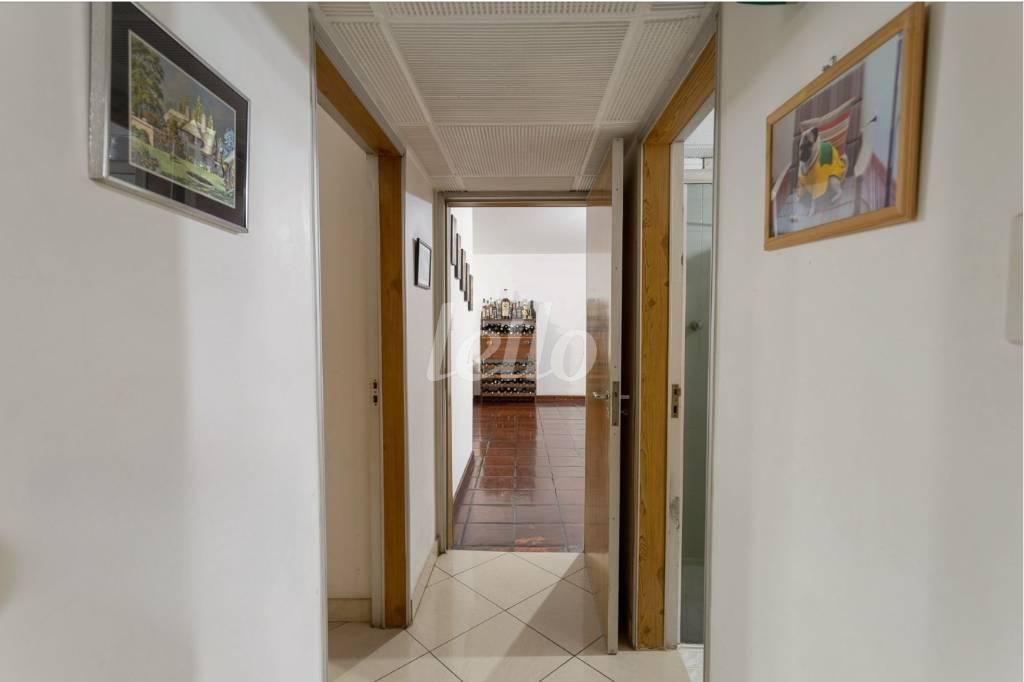 CORREDOR de Apartamento à venda, Padrão com 137 m², 3 quartos e 1 vaga em Vila Mariana - São Paulo