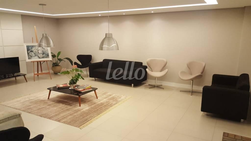 SALA de Sala / Conjunto para alugar, Padrão com 550 m², e em República - São Paulo