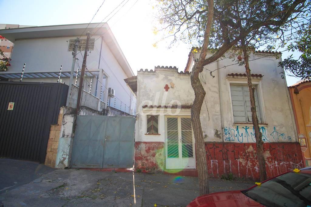 FACHADA de Casa à venda, térrea com 334 m², e em Saúde - São Paulo