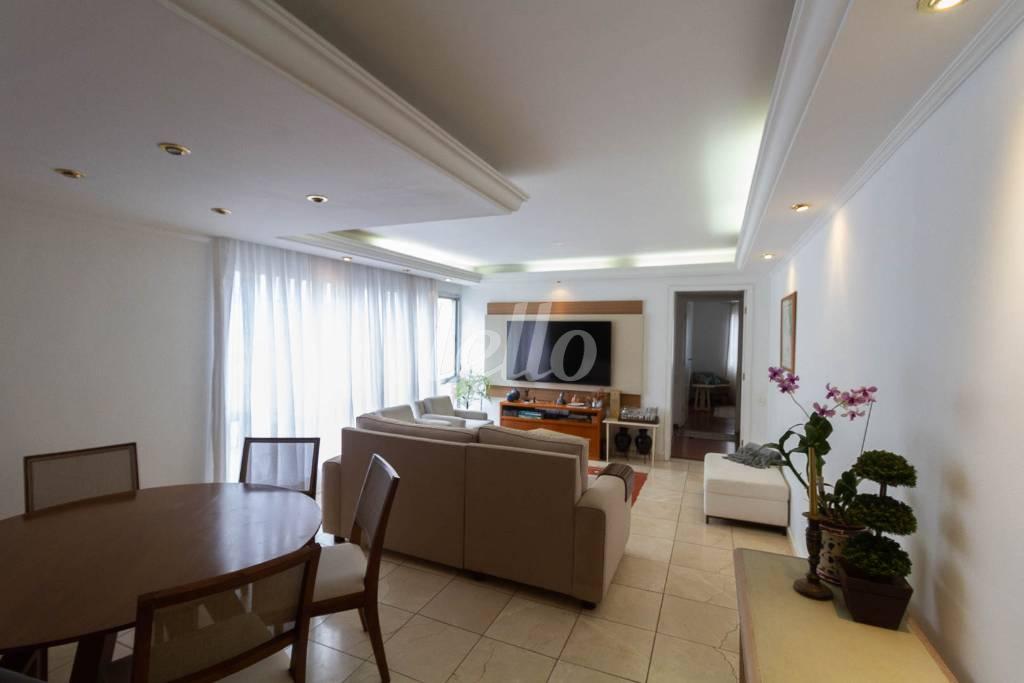 SALA de Apartamento à venda, Padrão com 145 m², 4 quartos e 2 vagas em Pinheiros - São Paulo