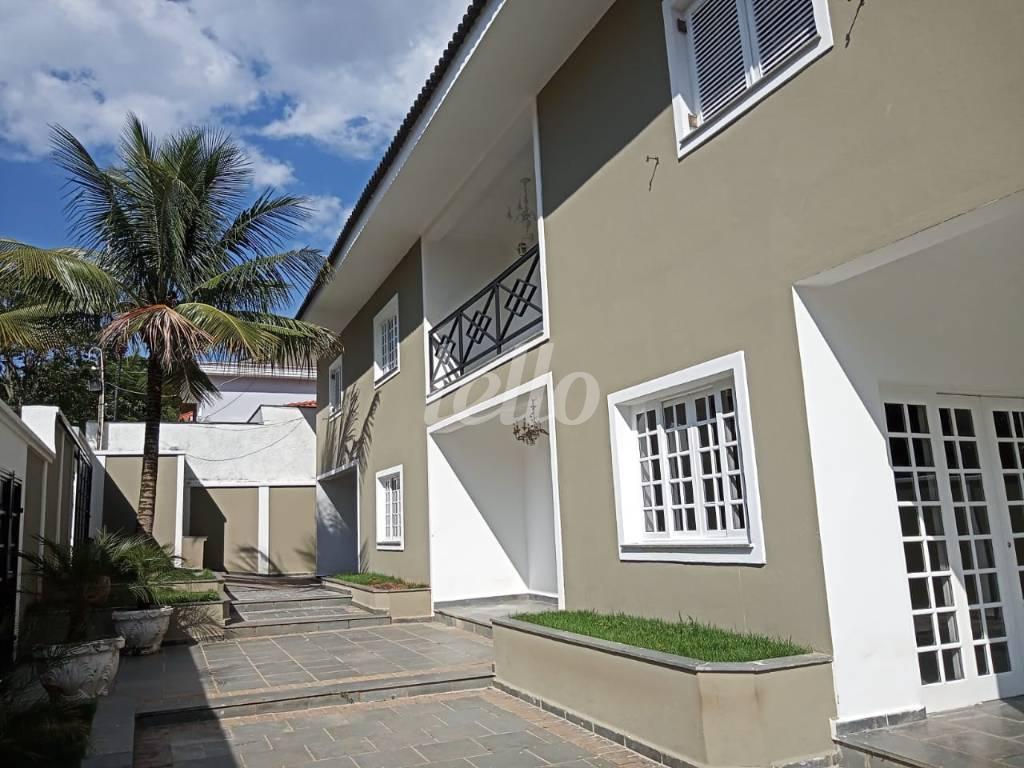 QUINTAL de Casa à venda, sobrado com 370 m², 4 quartos e 6 vagas em Vila Albertina - São Paulo