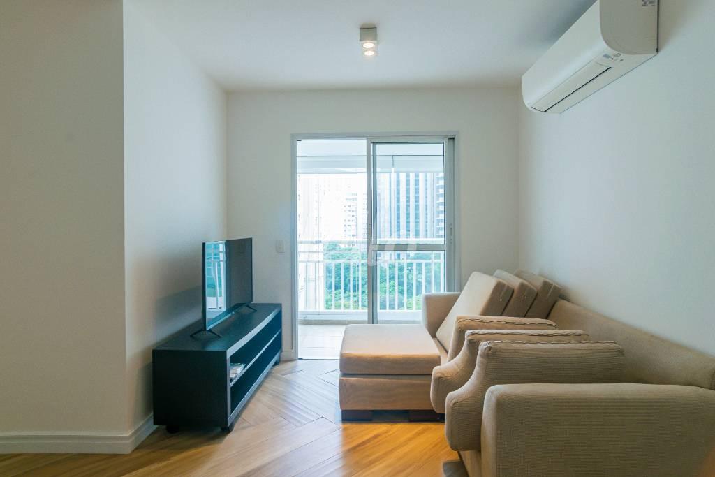 SALA de Apartamento para alugar, Padrão com 60 m², 2 quartos e 1 vaga em Consolação - São Paulo