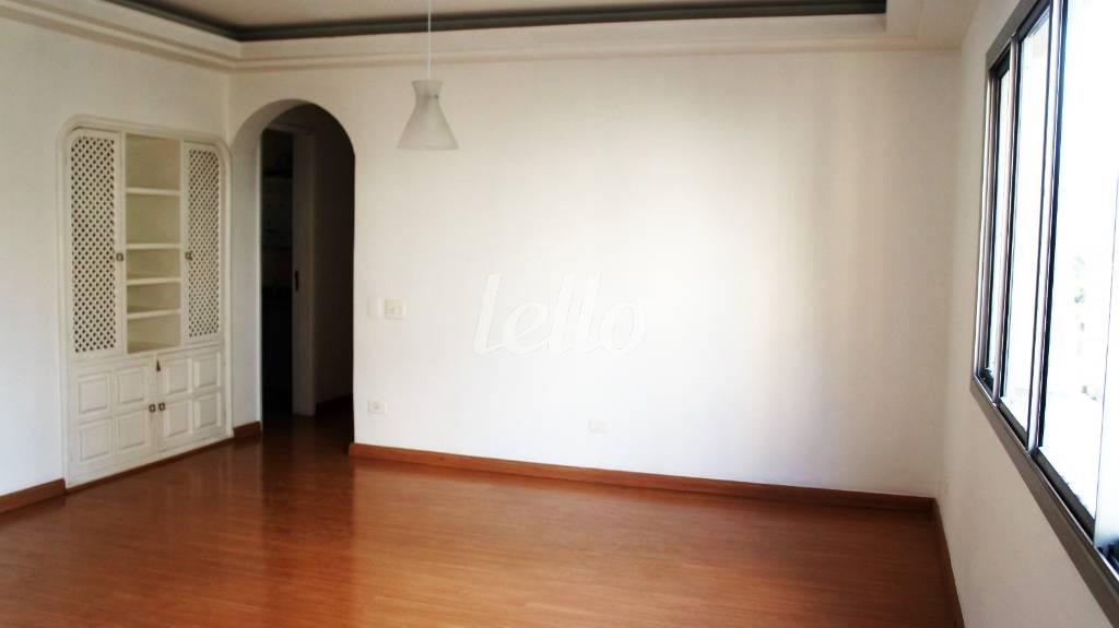 SALA de Apartamento à venda, Padrão com 94 m², 3 quartos e 1 vaga em Vila Olímpia - São Paulo