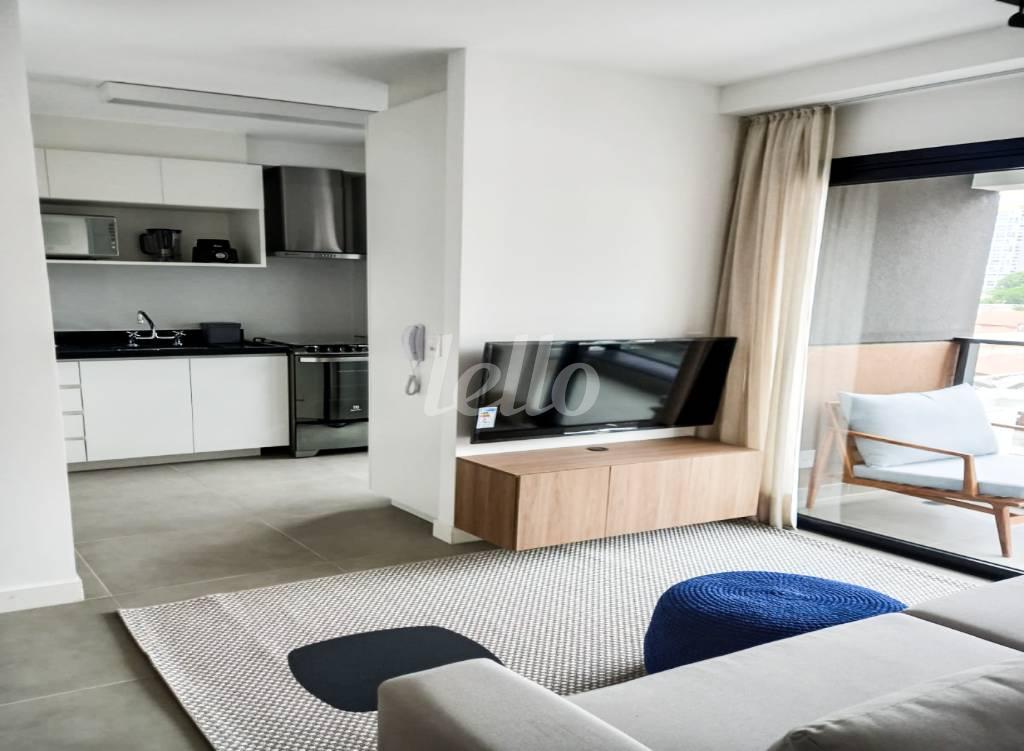 SALA de Apartamento para alugar, Padrão com 40 m², 1 quarto e 1 vaga em Pinheiros - São Paulo