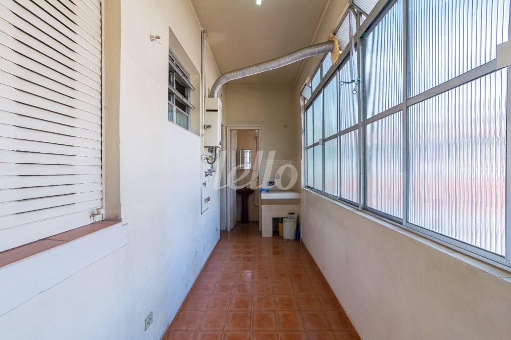 AREA DE SERVIÇO de Apartamento para alugar, Padrão com 135 m², 3 quartos e em Pinheiros - São Paulo