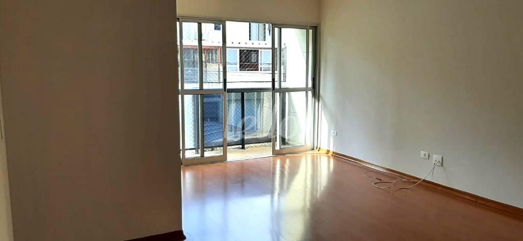 F de Apartamento à venda, Padrão com 80 m², 3 quartos e 1 vaga em Santana - São Paulo