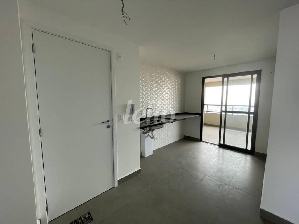 COZINHA COM VARANDA de Apartamento à venda, cobertura - Padrão com 326 m², 3 quartos e 5 vagas em Campestre - Santo André