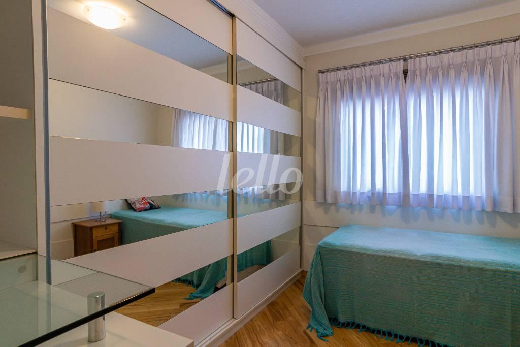 SUITE 1 de Apartamento para alugar, Padrão com 177 m², 3 quartos e 4 vagas em Vila Anglo Brasileira - São Paulo