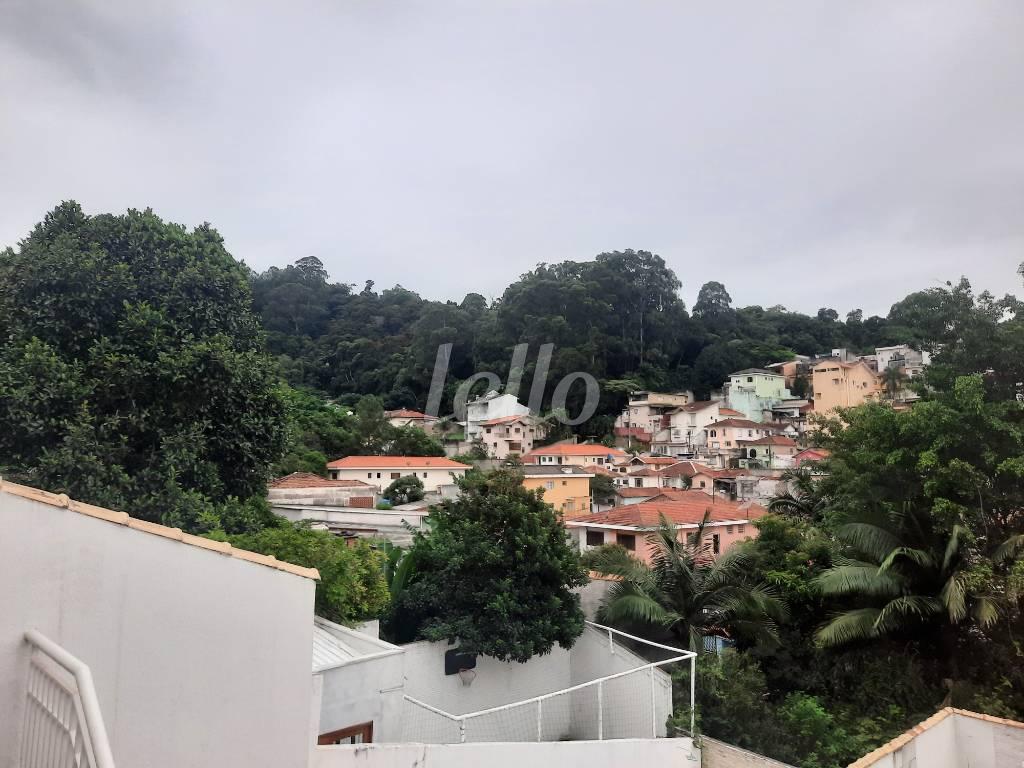 VISTA de Casa à venda, sobrado com 298 m², 3 quartos e 2 vagas em Vila Irmãos Arnoni - São Paulo