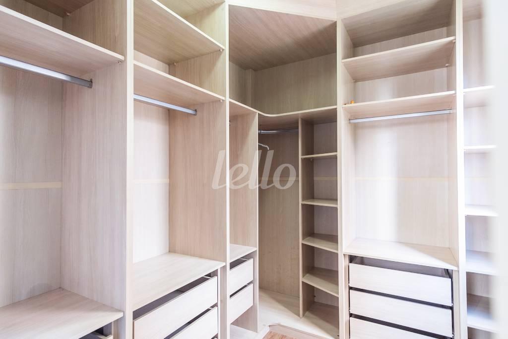 CLOSET de Apartamento para alugar, Padrão com 50 m², 1 quarto e 1 vaga em Vila Moreira - São Paulo