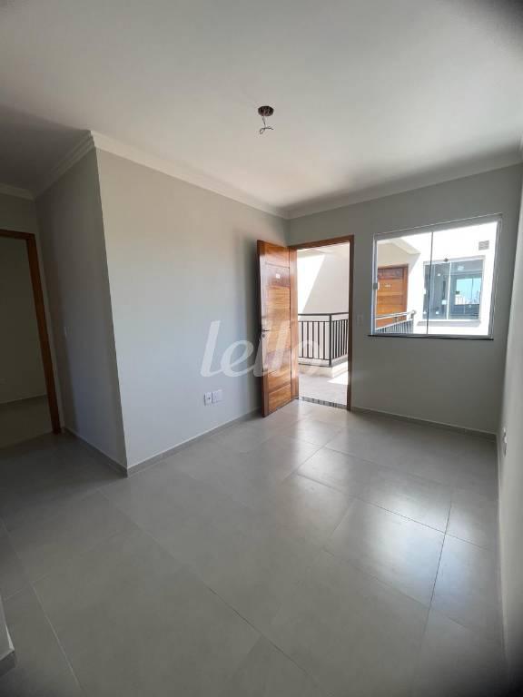 F de Apartamento à venda, Padrão com 42 m², 2 quartos e em Vila Isolina Mazzei - São Paulo