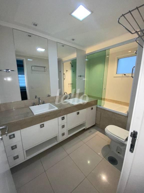 BANHEIRO de Apartamento para alugar, Padrão com 171 m², 4 quartos e 3 vagas em Vila Gomes Cardim - São Paulo