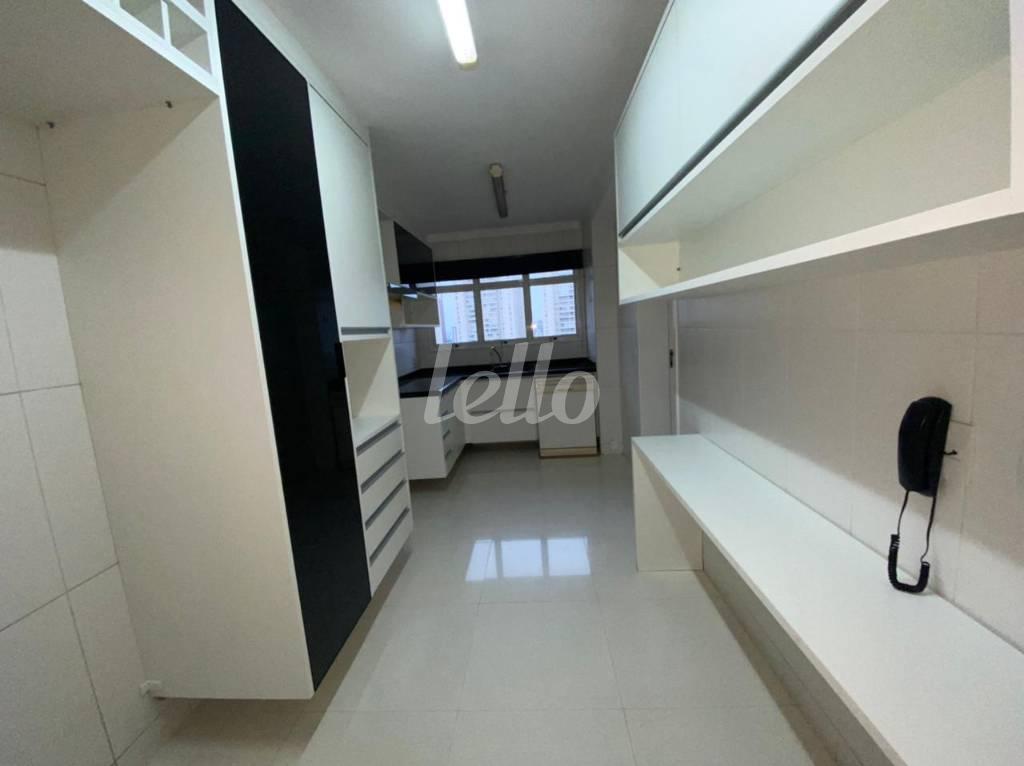 COZINHA de Apartamento para alugar, Padrão com 171 m², 4 quartos e 3 vagas em Vila Gomes Cardim - São Paulo