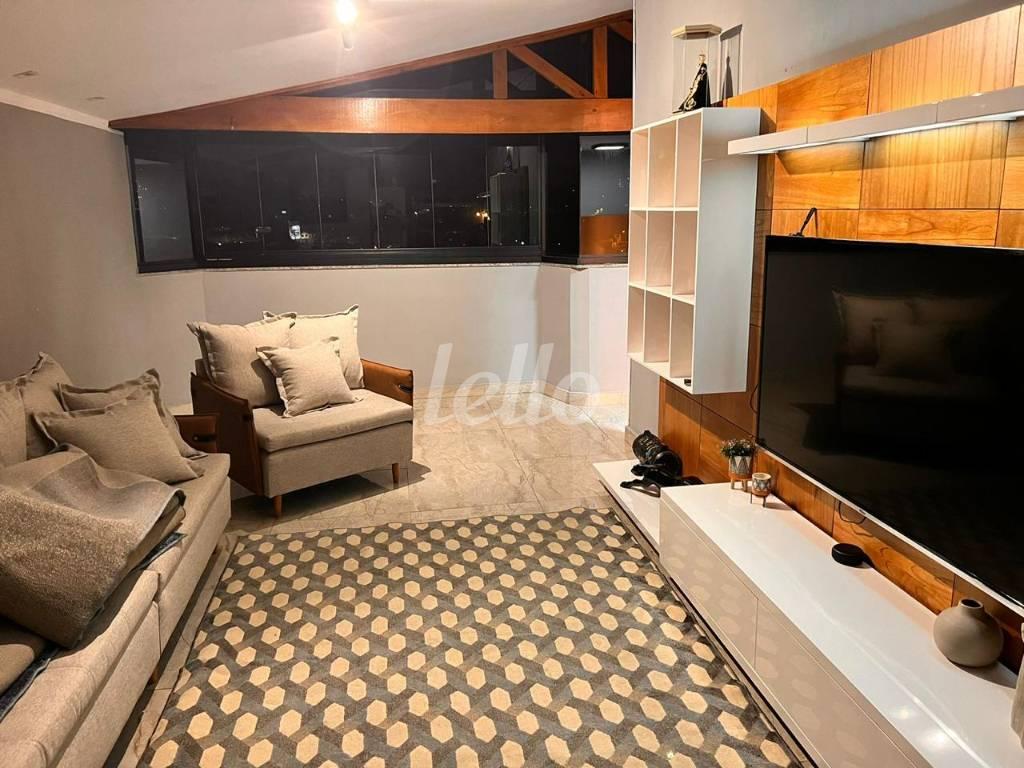 SALA ÍNTIMA de Apartamento à venda, cobertura - Padrão com 172 m², 3 quartos e 2 vagas em Vila Bastos - Santo André