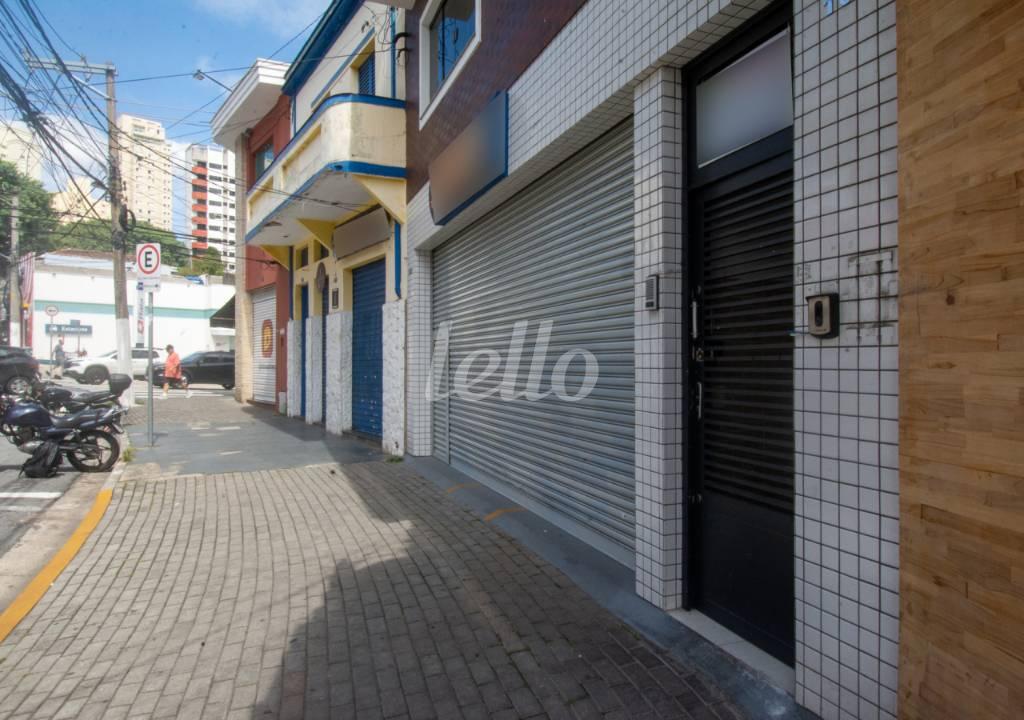 FACHADA de Loja para alugar, Padrão com 116 m², e 2 vagas em Lapa - São Paulo