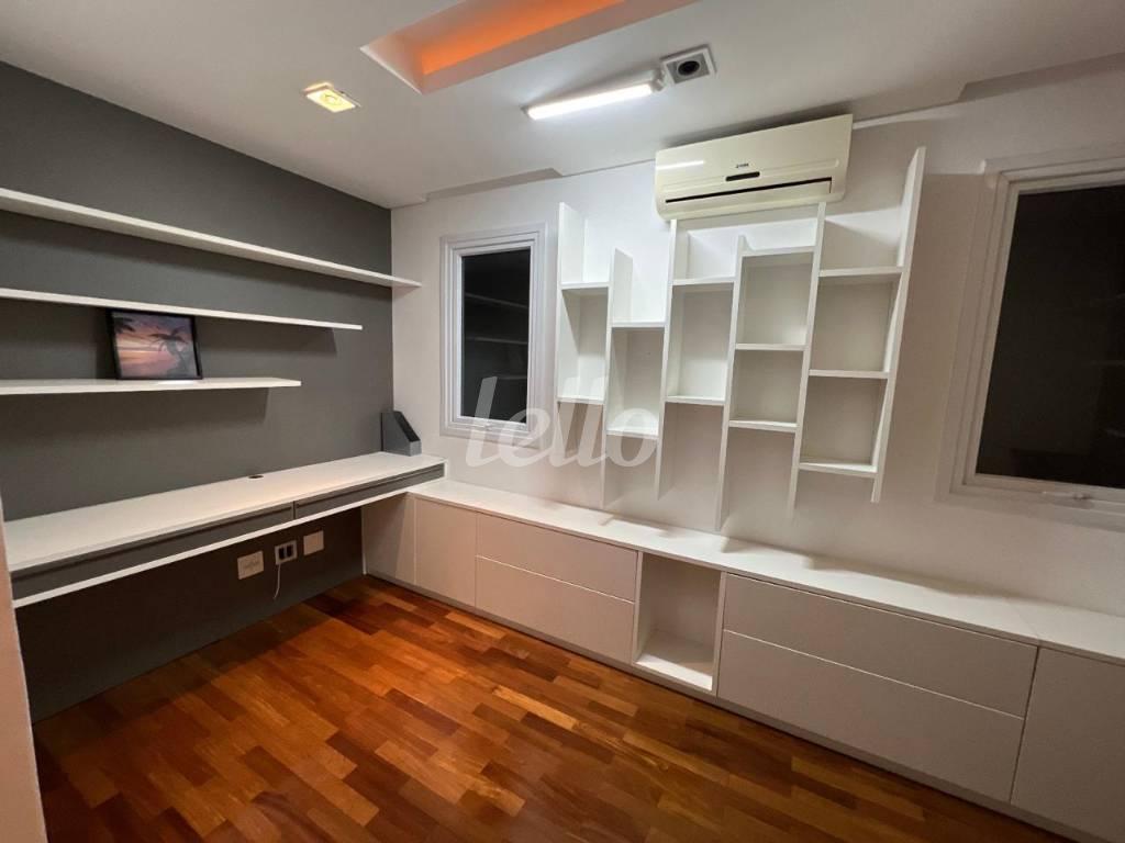 CASA de Casa para alugar, sobrado com 590 m², 4 quartos e 4 vagas em Vila Bertioga - São Paulo