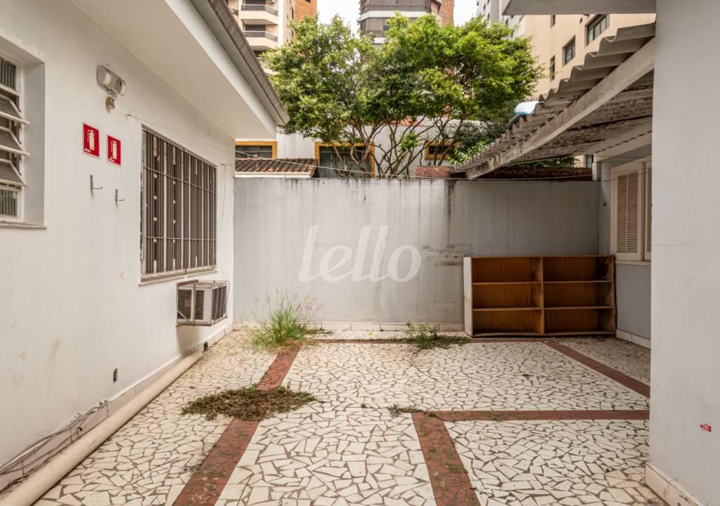 ÁREA EXTERNA de Casa para alugar, sobrado com 250 m², e 4 vagas em Brooklin Paulista - São Paulo