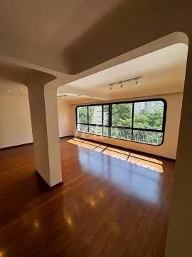 SALA de Apartamento para alugar, Padrão com 140 m², 2 quartos e 2 vagas em Jardim Paulista - São Paulo