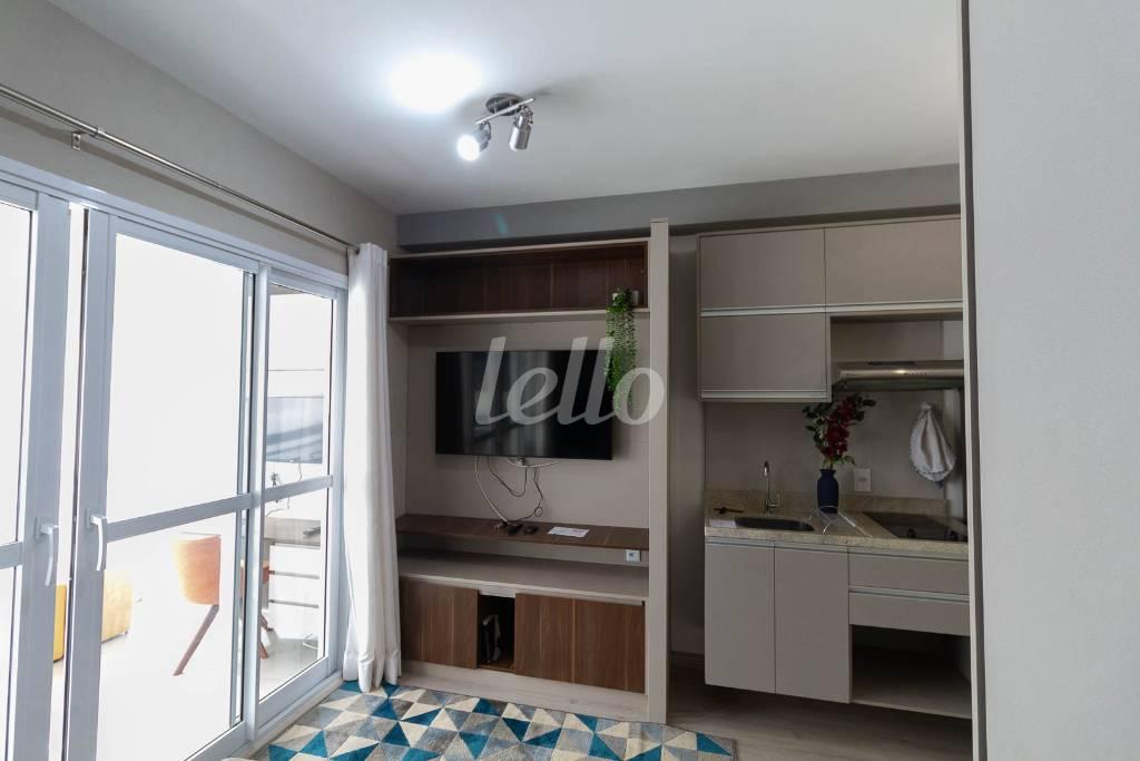 SALA de Apartamento para alugar, Padrão com 32 m², 1 quarto e 1 vaga em Pinheiros - São Paulo