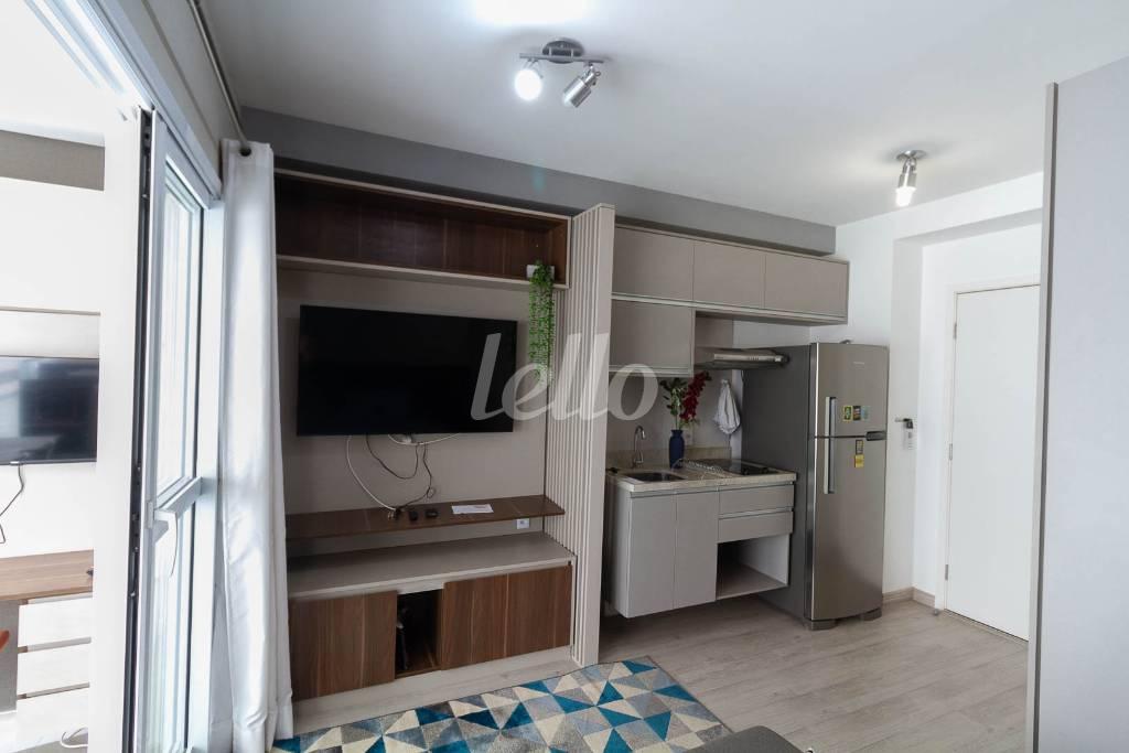 SALA de Apartamento para alugar, Padrão com 32 m², 1 quarto e 1 vaga em Pinheiros - São Paulo