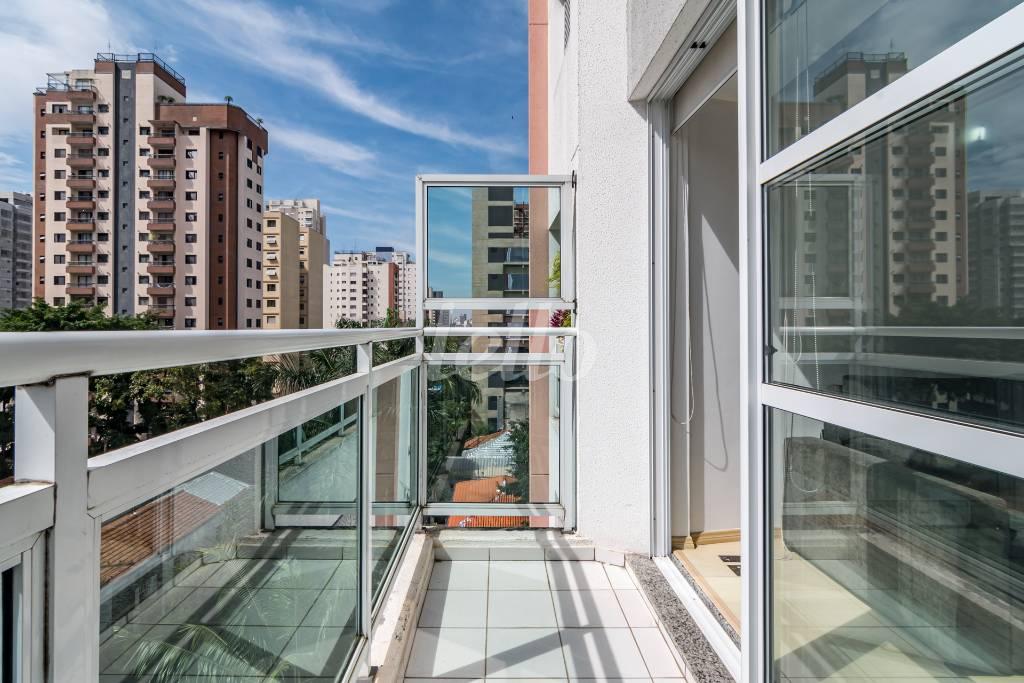 SACADA de Apartamento para alugar, Padrão com 65 m², 2 quartos e 1 vaga em Pinheiros - São Paulo