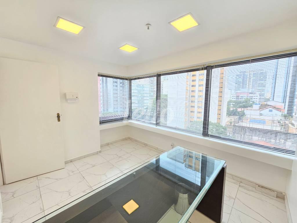 20240328_143841 de Sala / Conjunto para alugar, Padrão com 40 m², e 1 vaga em Pinheiros - São Paulo