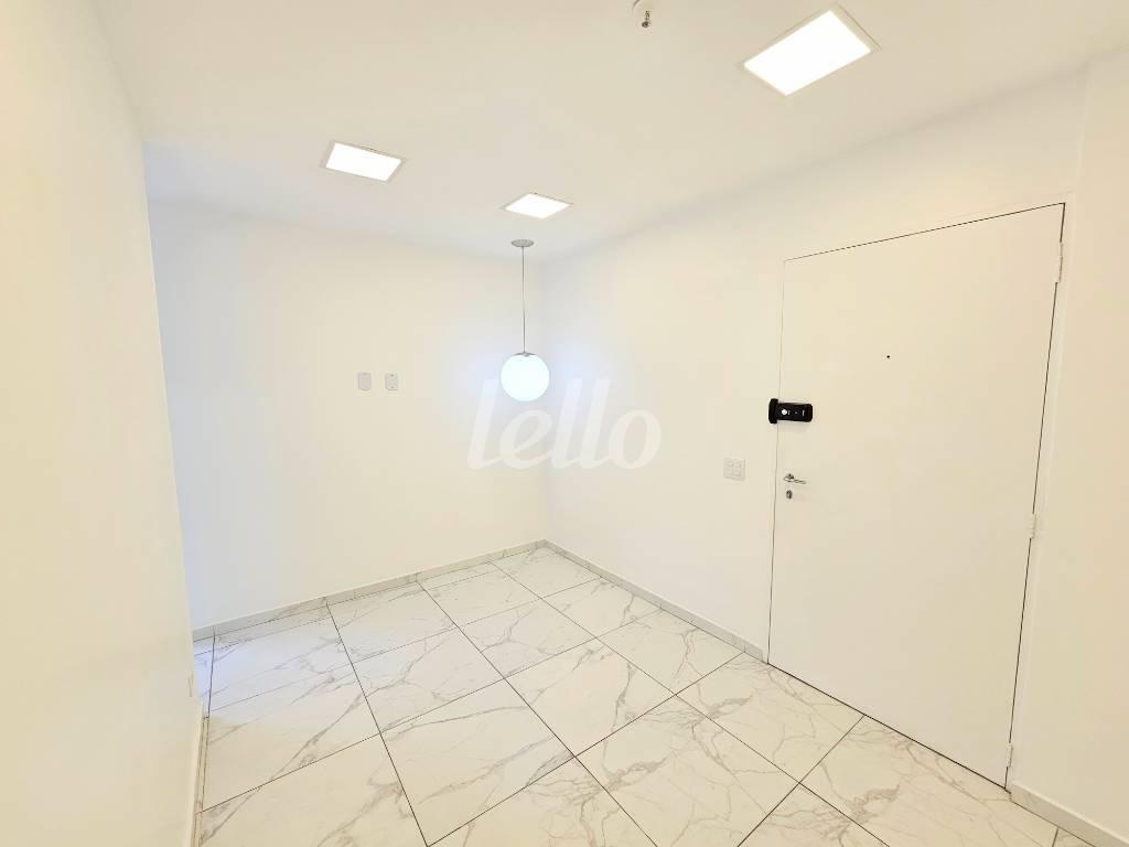 20240328_143331 de Sala / Conjunto para alugar, Padrão com 40 m², e 1 vaga em Pinheiros - São Paulo