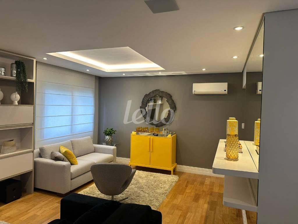 F de Apartamento à venda, Padrão com 171 m², 4 quartos e 3 vagas em Santana - São Paulo