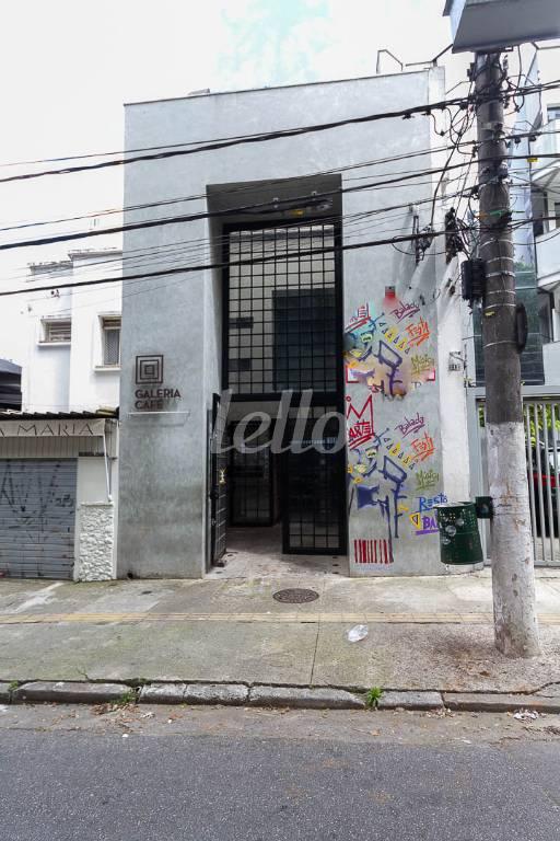 FACHADA de Loja à venda, Padrão com 179 m², e em Pinheiros - São Paulo