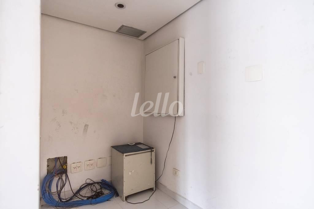 SALA de Sala / Conjunto para alugar, Padrão com 559 m², e 6 vagas em Centro - São Paulo