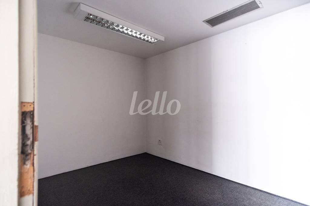 SALA de Sala / Conjunto para alugar, Padrão com 559 m², e 6 vagas em Centro - São Paulo