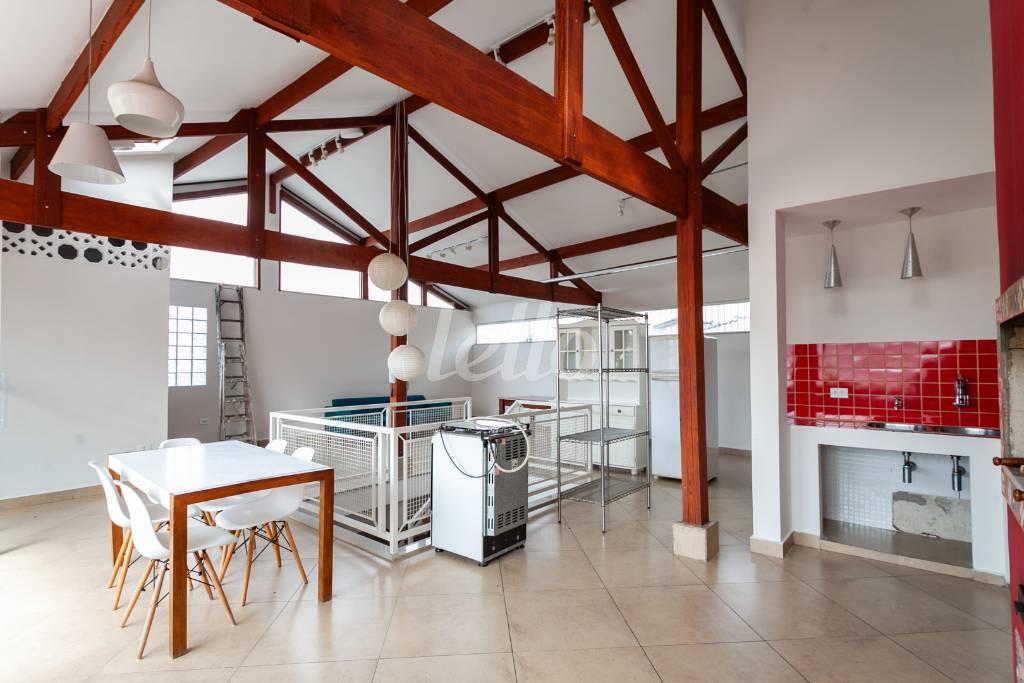 COZINHA de Casa para alugar, sobrado com 215 m², 3 quartos e 2 vagas em Vila Bertioga - São Paulo