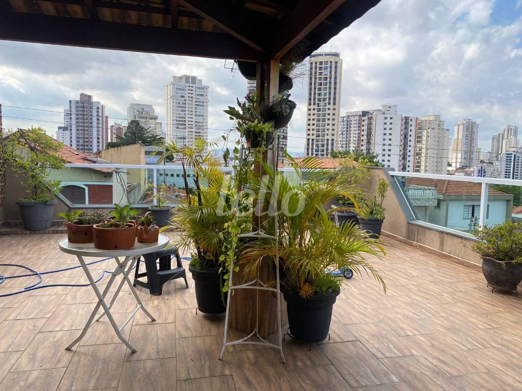 45 de Casa à venda, sobrado com 336 m², 2 quartos e 3 vagas em Vila Regente Feijó - São Paulo